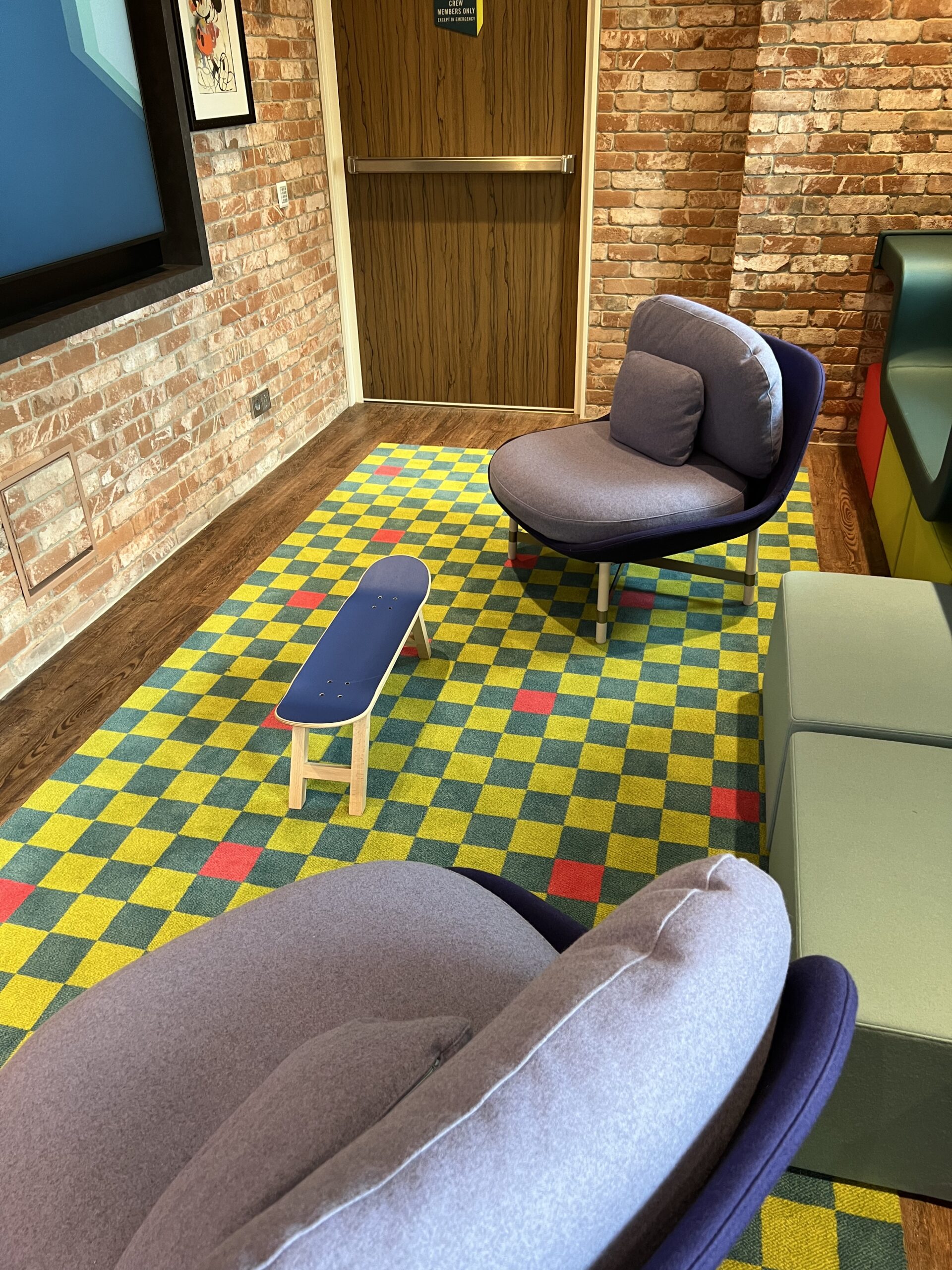 edge hangout space