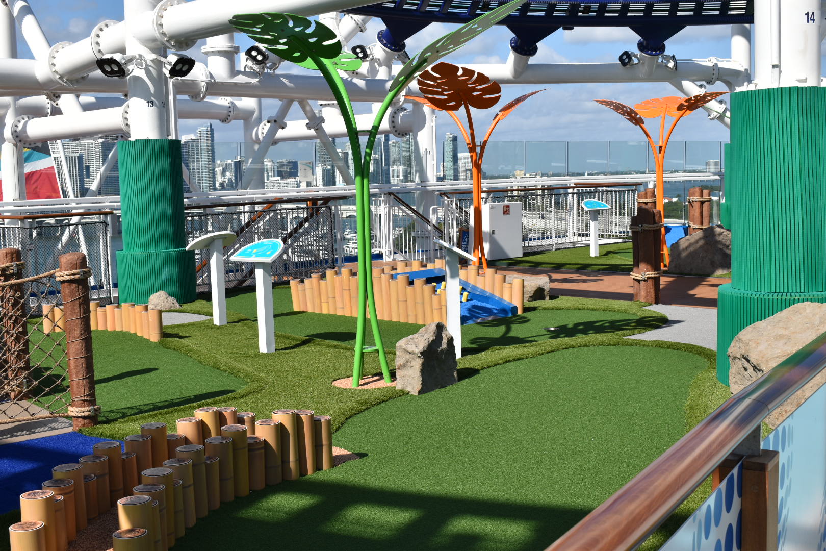 Ultimate Playground Mini Golf