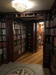 Skipper bookcase