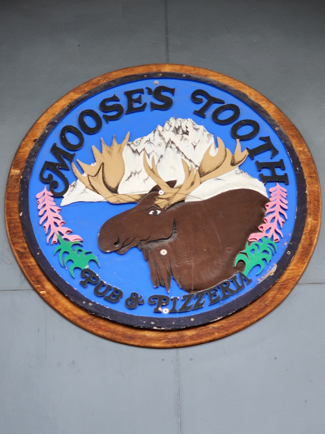 Moose’s Tooth Pub & Pizzeria Alaskan Land Tour