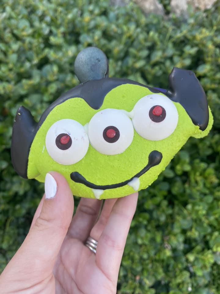 Vampire Alien Macaron  Disneyland Halloween Treats