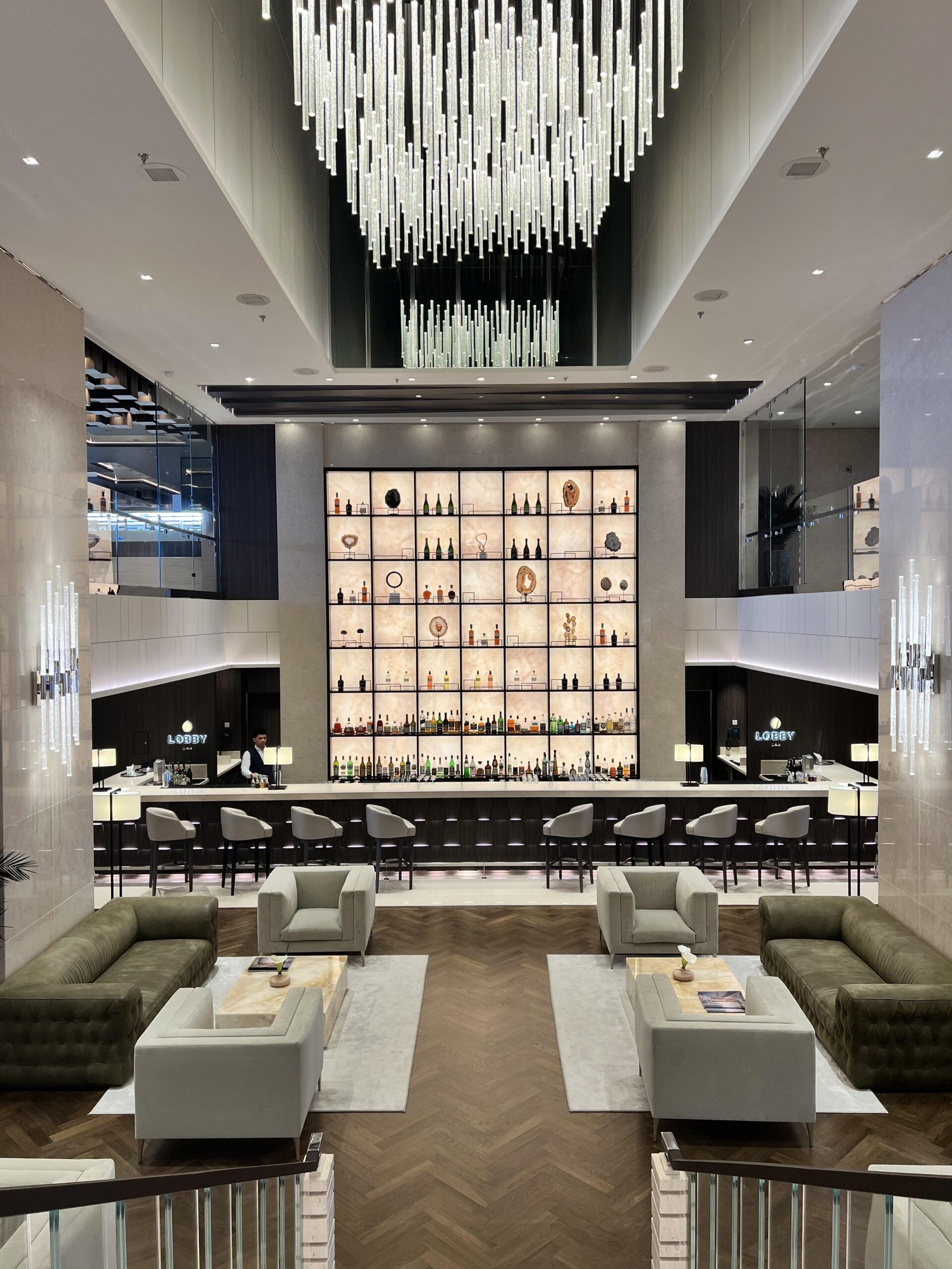Explora I lobby