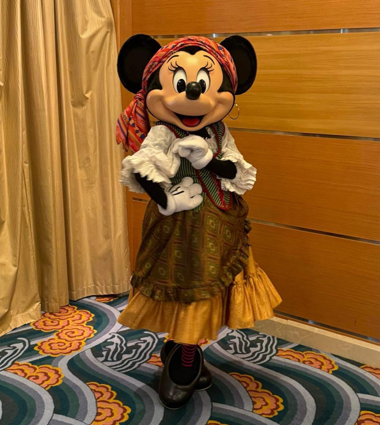 Pirate Minnie Pirate Night on the Disney Magic