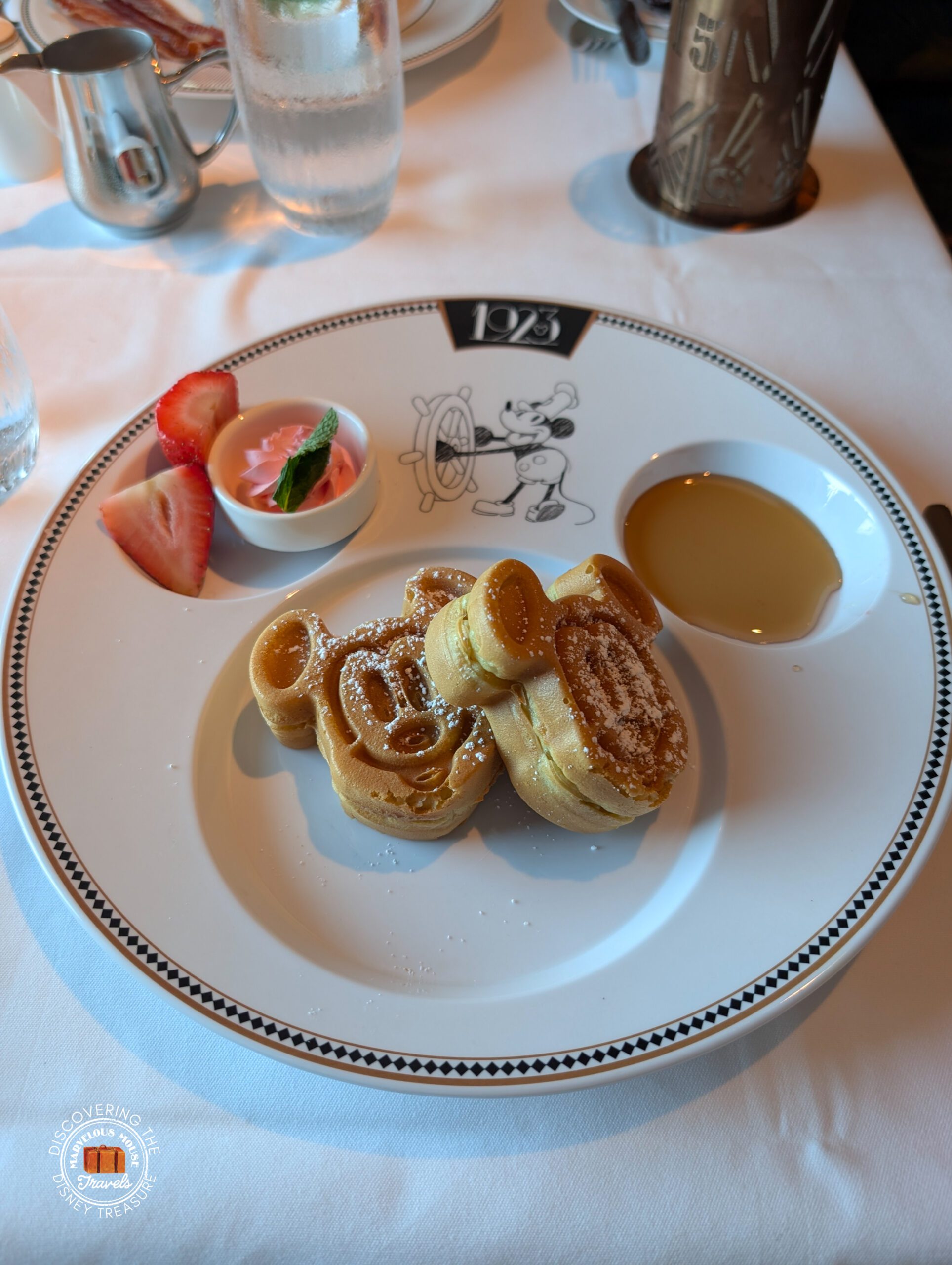 1923 Restaurant Disney Treasure Mickey Waffles