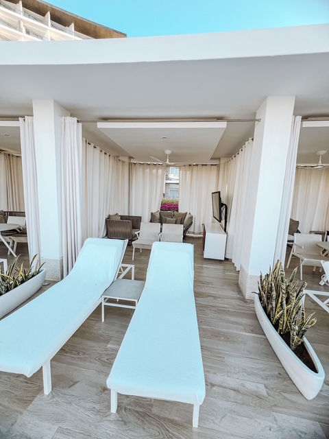 Cabanas at Le Blanc Los Cabos: Indulge in Ultimate Luxury