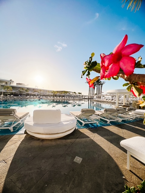 Cabanas at Le Blanc Los Cabos: Indulge in Ultimate Luxury